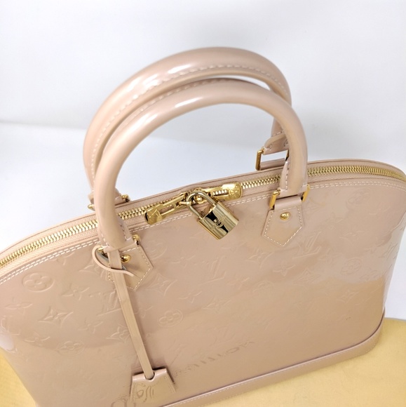 Auth Louis Vuitton Rose Angelique MORE PHOTOS - Picture 2 of 8